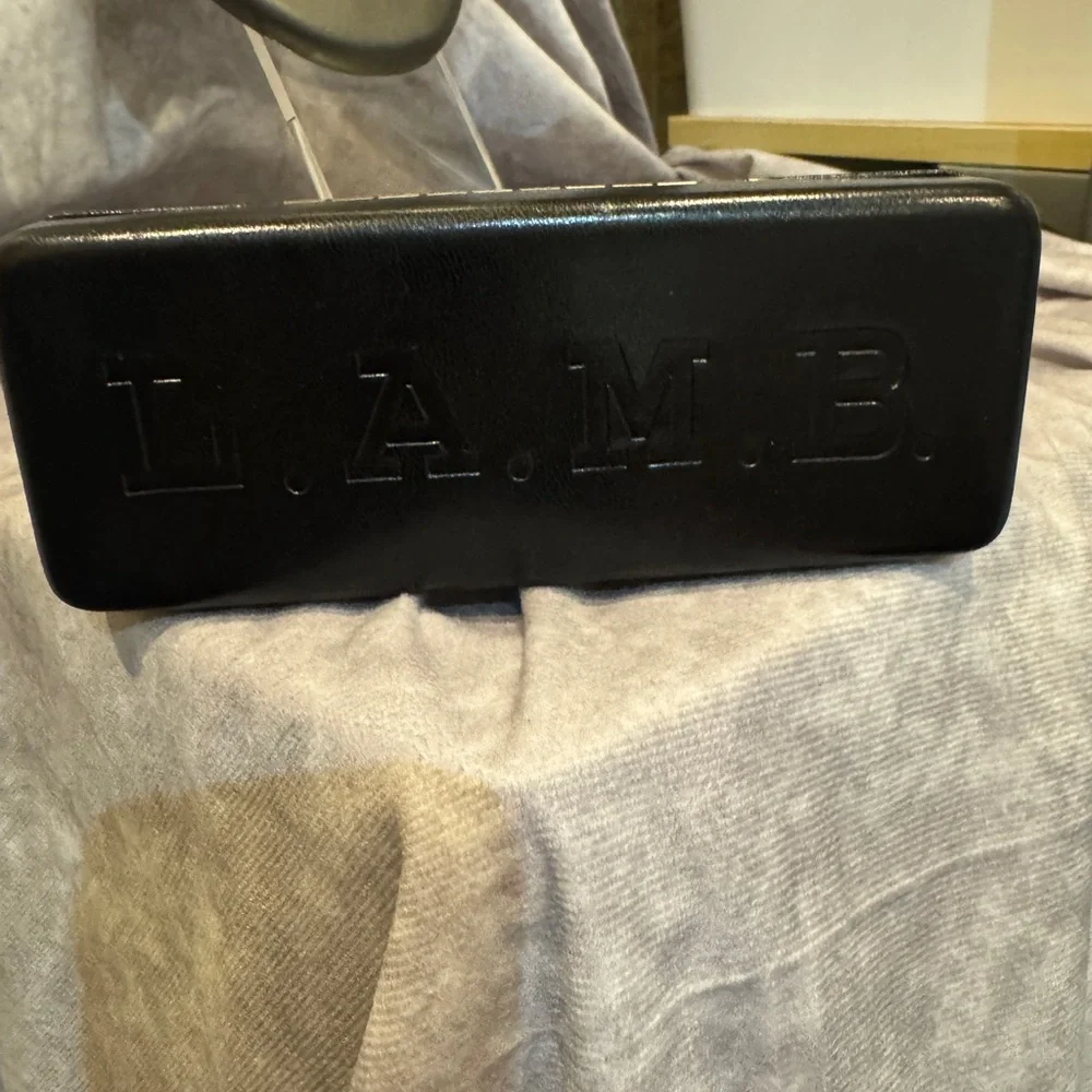 L.A.M.B.‎ Elegant Black Eyeglass Holder